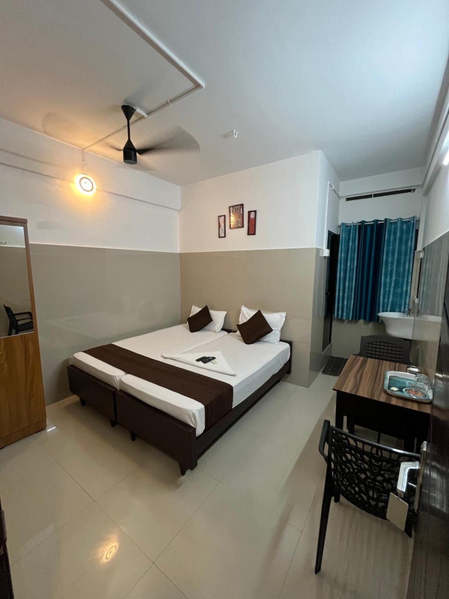 Priya Lodge โคชิโคด ภายนอก รูปภาพ