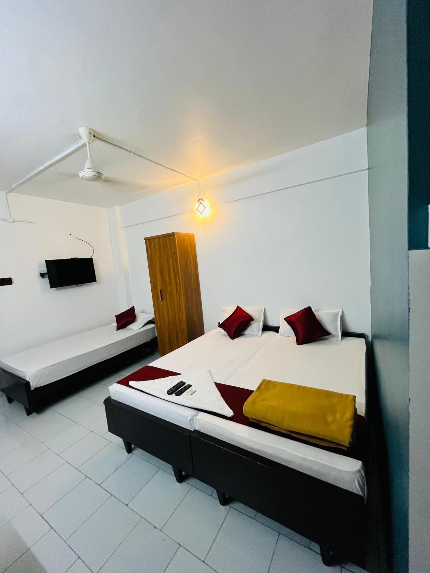Priya Lodge โคชิโคด ภายนอก รูปภาพ