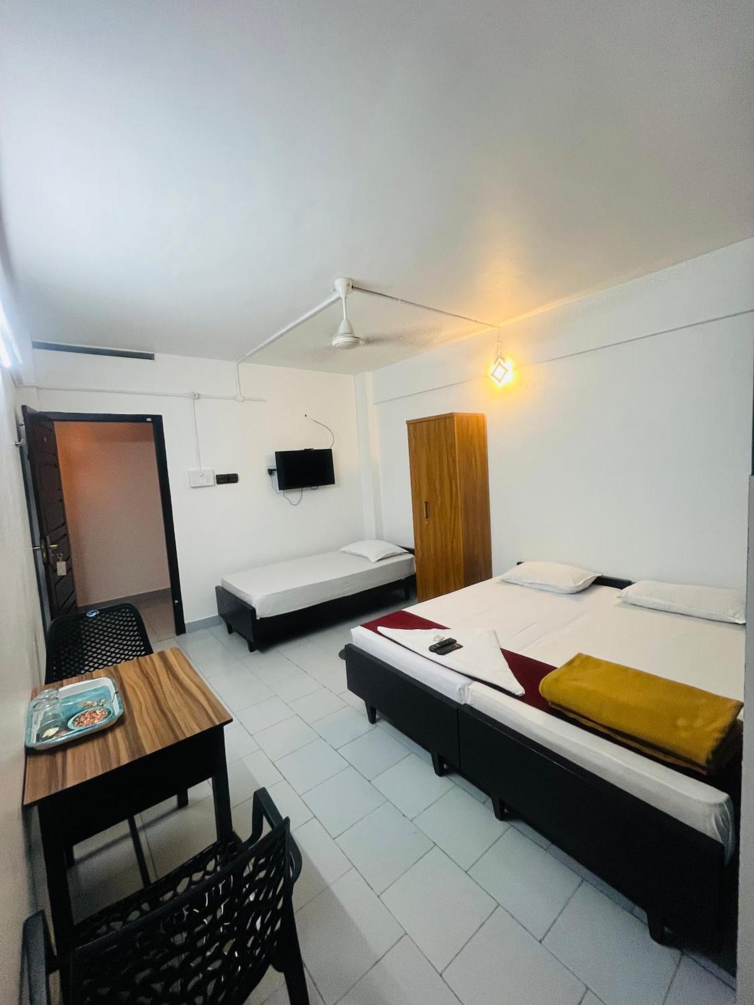 Priya Lodge โคชิโคด ภายนอก รูปภาพ